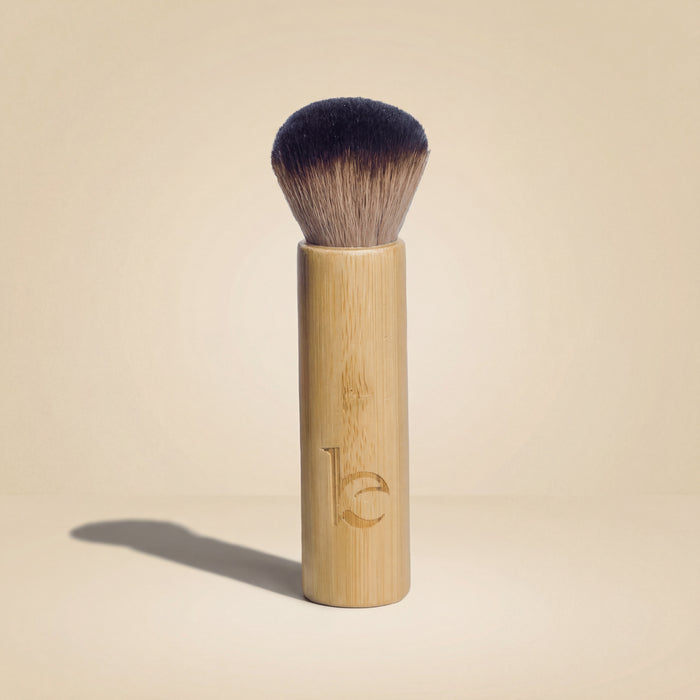 Brosse Kabuki autobronzante pour le visage