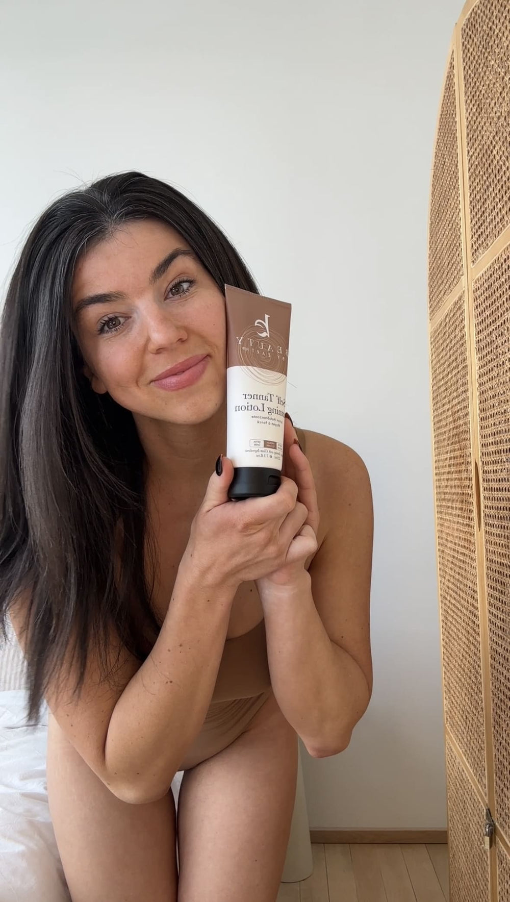 It doesn’t have that sticky self tanner feel
